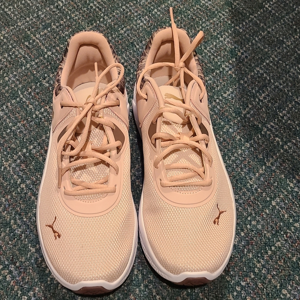 Pink puma sneakers size 11, used 2x Max